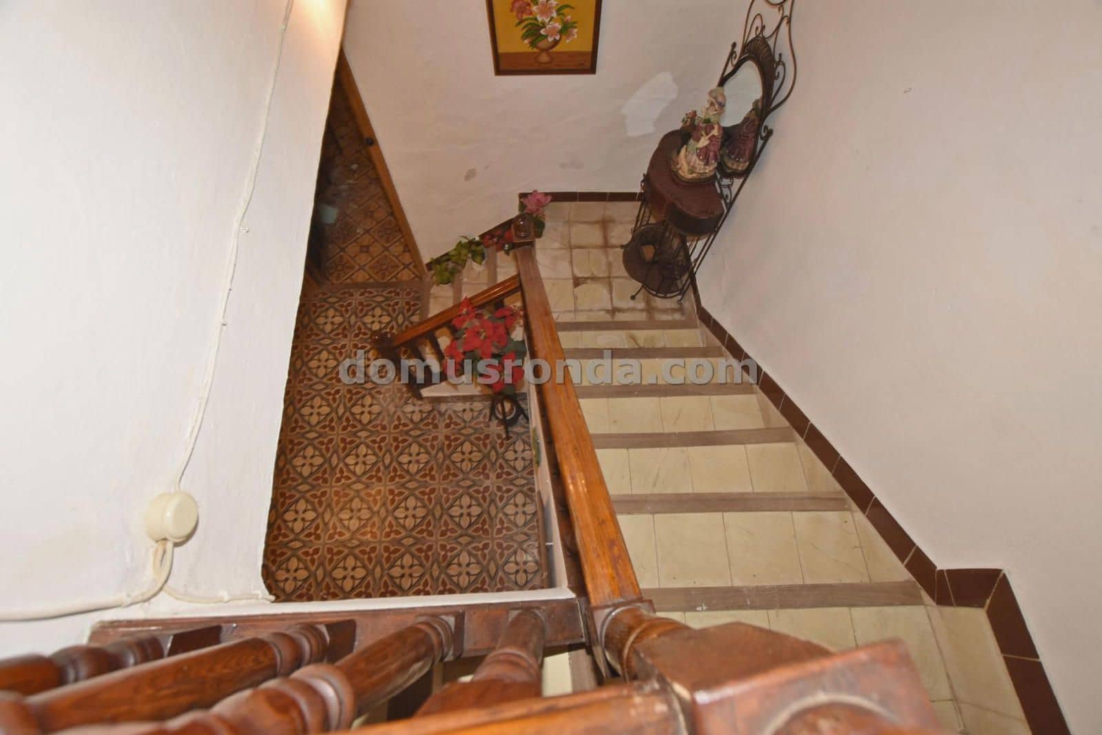 9 soveværelse Villa til salg i Cuevas del Becerro med garage - € 150.000 (Ref: 9191376)