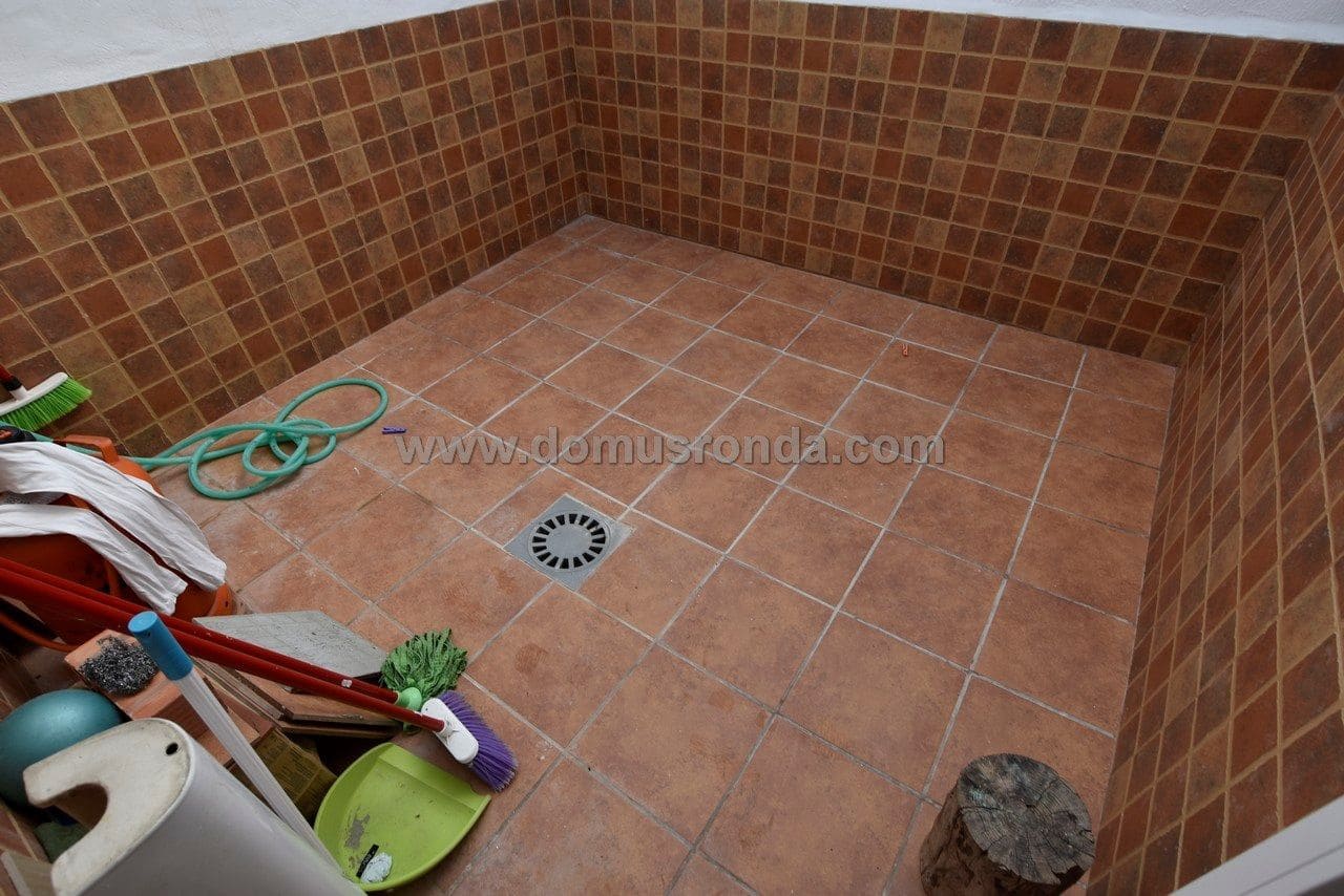 3 bedroom Villa for sale in Ronda - € 120,000 (Ref: 9239301)