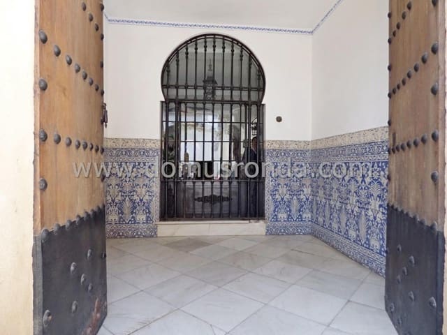 8 soverom Villa til salgs i Ronda med svømmebasseng garasje - € 2 000 000 (Ref: 9279839)