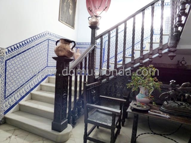 8 soverom Villa til salgs i Ronda med svømmebasseng garasje - € 2 000 000 (Ref: 9279839)