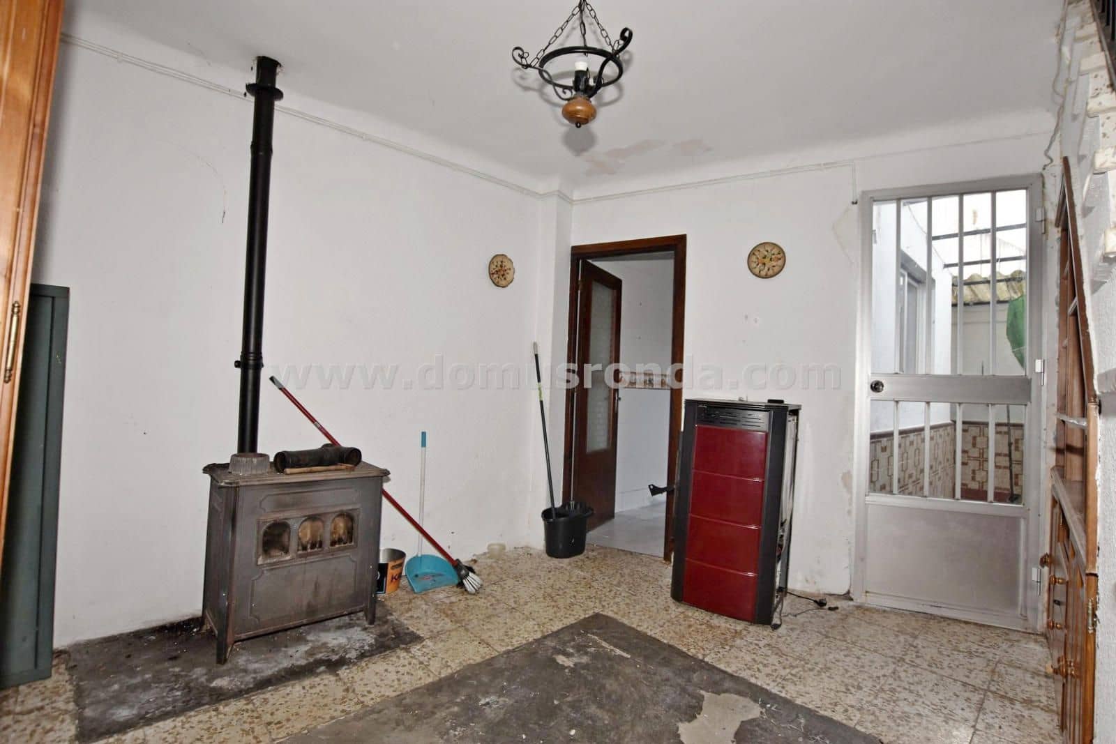 2 bedroom Villa for sale in Arriate - € 89,500 (Ref: 9353918)