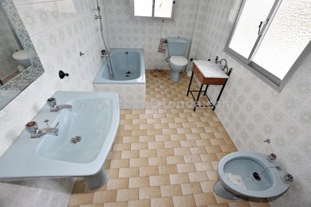 2 soverom Villa til salgs i Arriate - € 89 500 (Ref: 9353918)