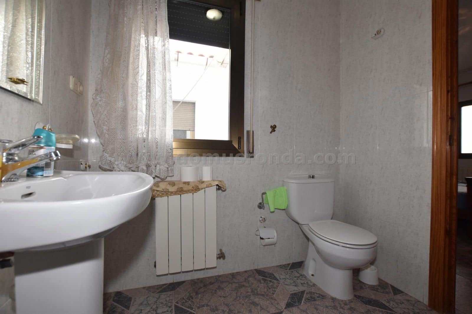 6 makuuhuone Huvila myytävänä paikassa Montejaque mukana 
autotalli - 198 000 € (Ref: 9462904)