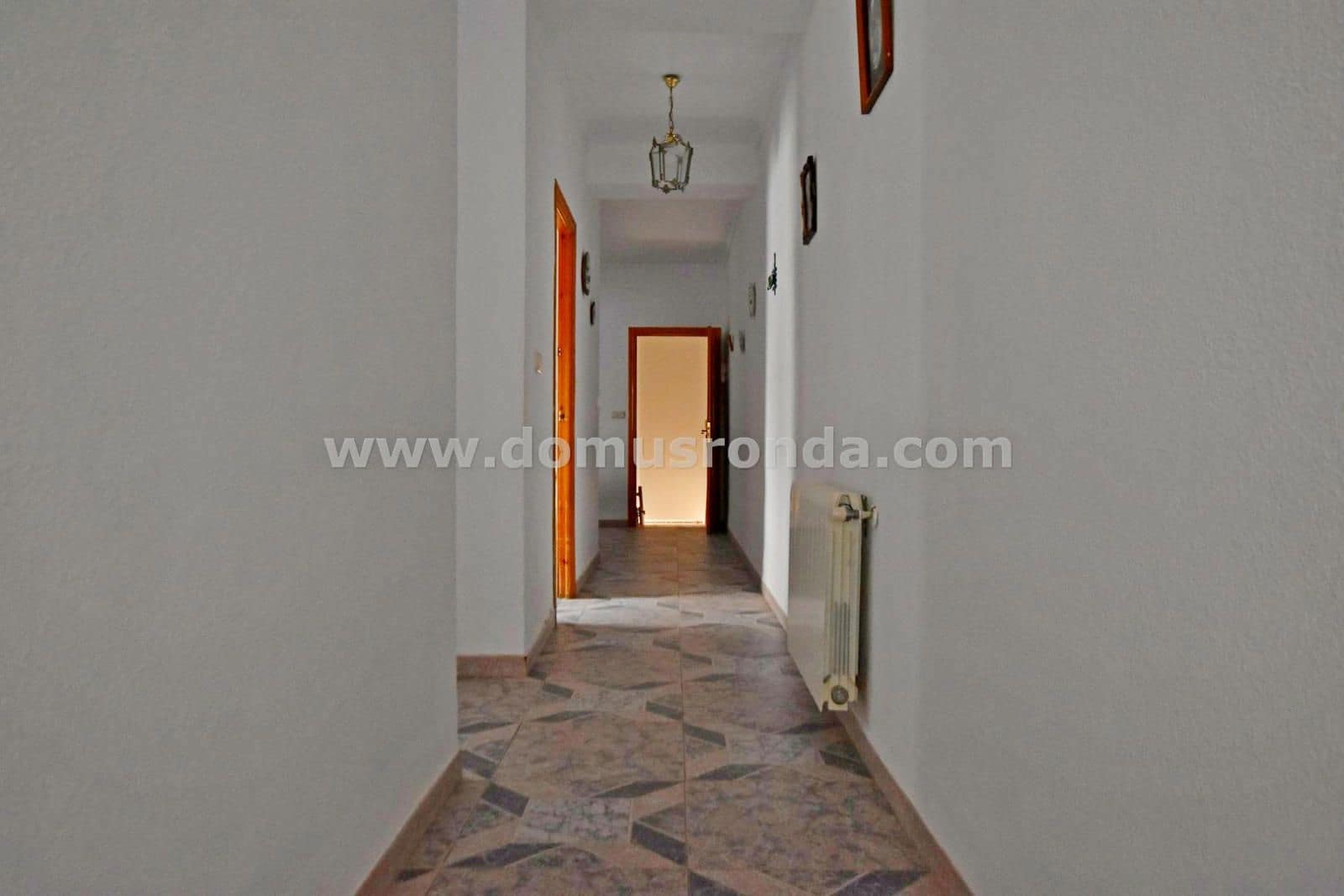 6 makuuhuone Huvila myytävänä paikassa Montejaque mukana 
autotalli - 198 000 € (Ref: 9462904)