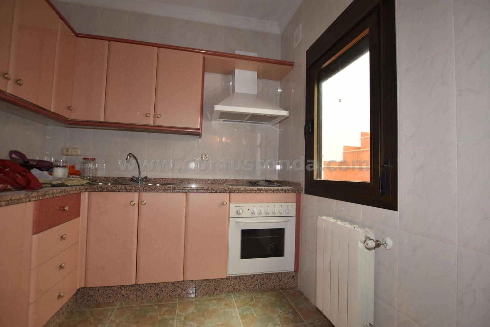 6 makuuhuone Huvila myytävänä paikassa Montejaque mukana 
autotalli - 198 000 € (Ref: 9462904)