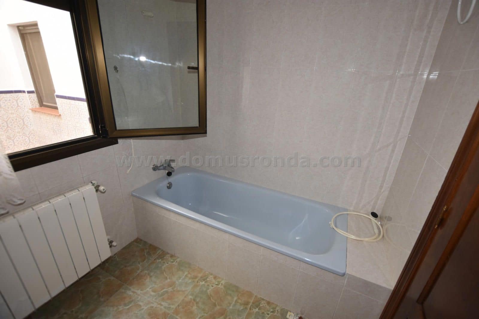 6 makuuhuone Huvila myytävänä paikassa Montejaque mukana 
autotalli - 198 000 € (Ref: 9462904)