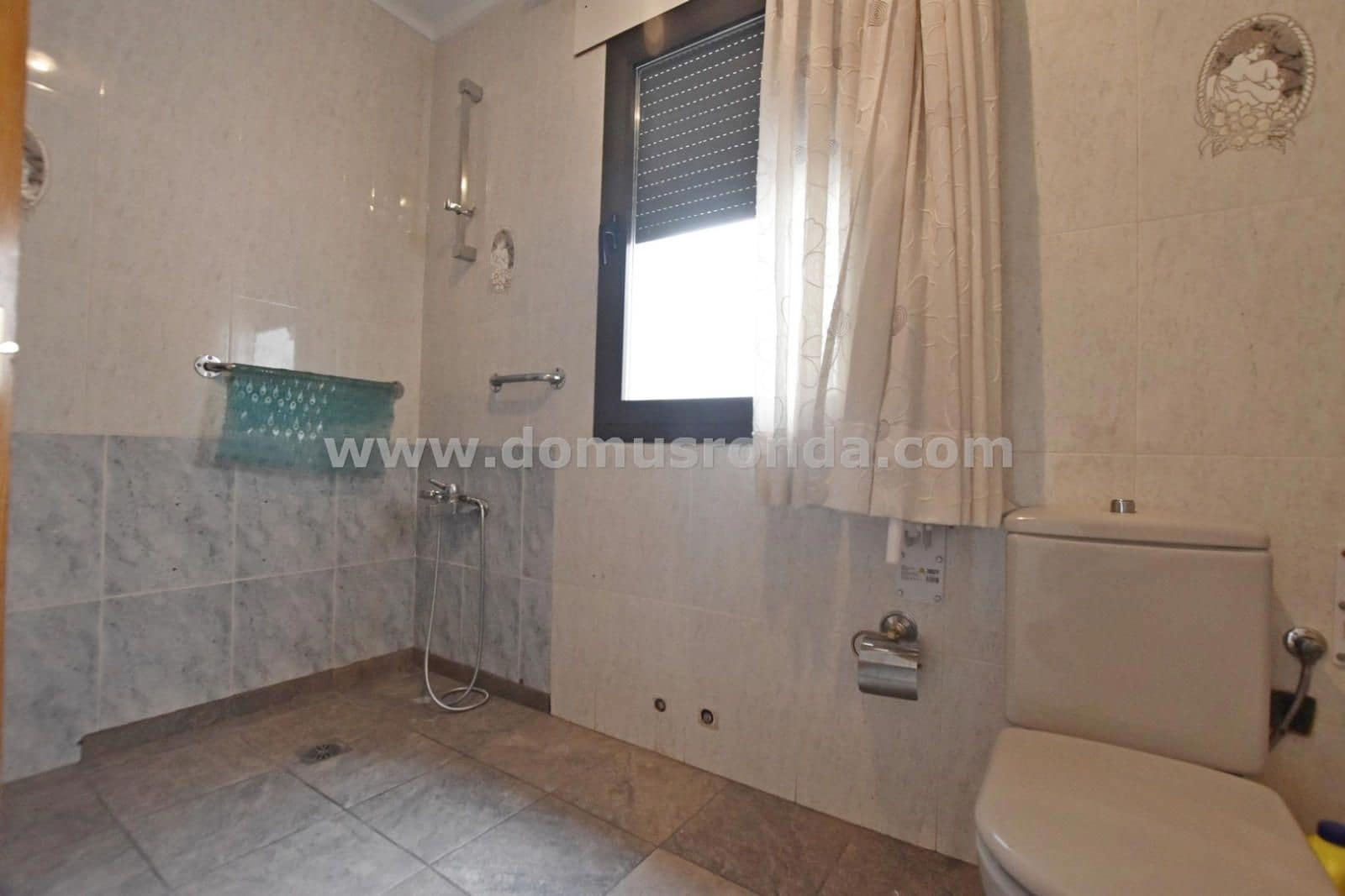 6 makuuhuone Huvila myytävänä paikassa Montejaque mukana 
autotalli - 198 000 € (Ref: 9462904)