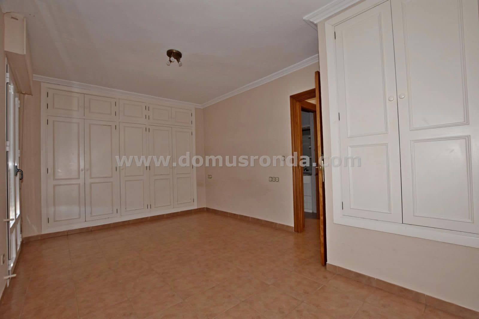 3 bedroom Townhouse for sale in Ronda with garage - € 245,000 (Ref: 9511121)