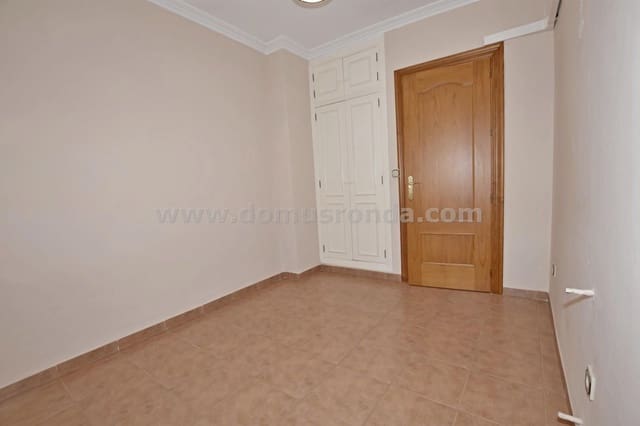 Casa de 3 habitaciones en Ronda en venta con garaje - 245.000 € (Ref: 9511121)