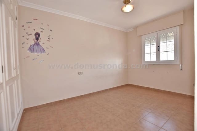 Casa de 3 habitaciones en Ronda en venta con garaje - 245.000 € (Ref: 9511121)