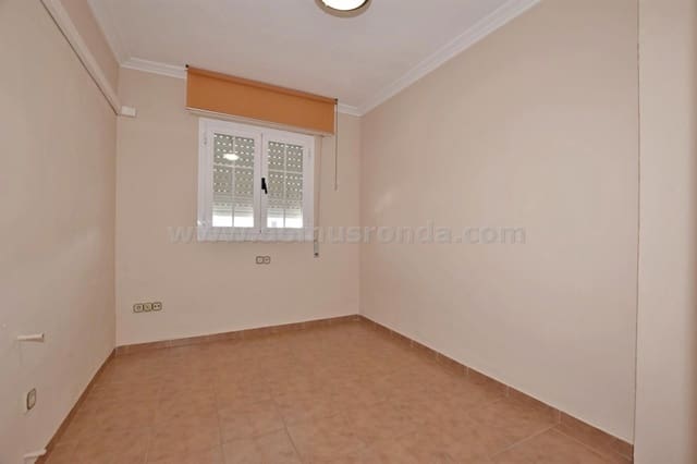 Casa de 3 habitaciones en Ronda en venta con garaje - 245.000 € (Ref: 9511121)