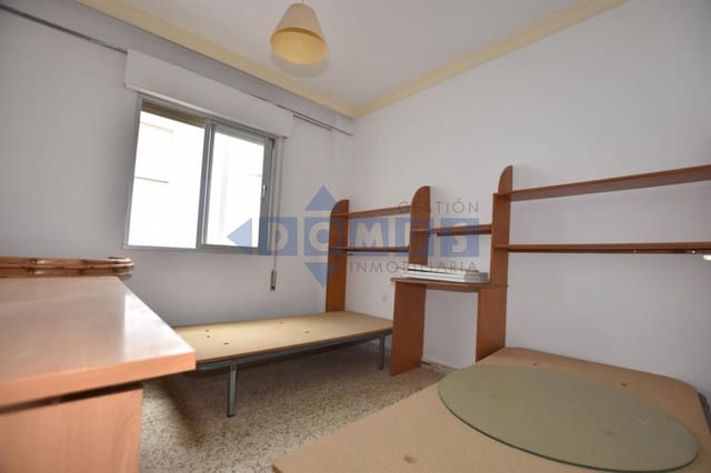 Piso de 4 habitaciones en Ronda en venta - 114.500 € (Ref: 9650785)