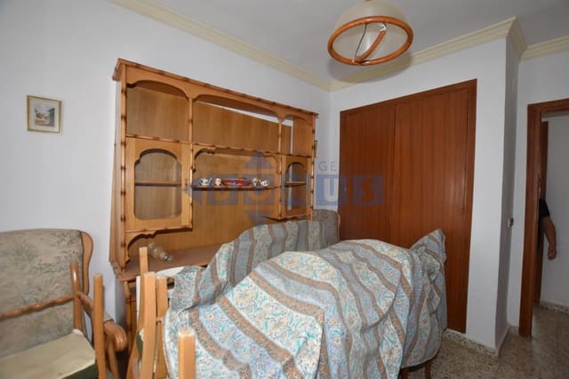 Piso de 4 habitaciones en Ronda en venta - 114.500 € (Ref: 9650785)