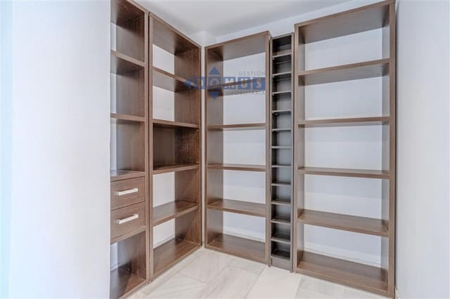 2 chambre Penthouse à vendre à San Pedro de Alcantara, Marbella avec garage - 380 000 € (Ref: 9780816)