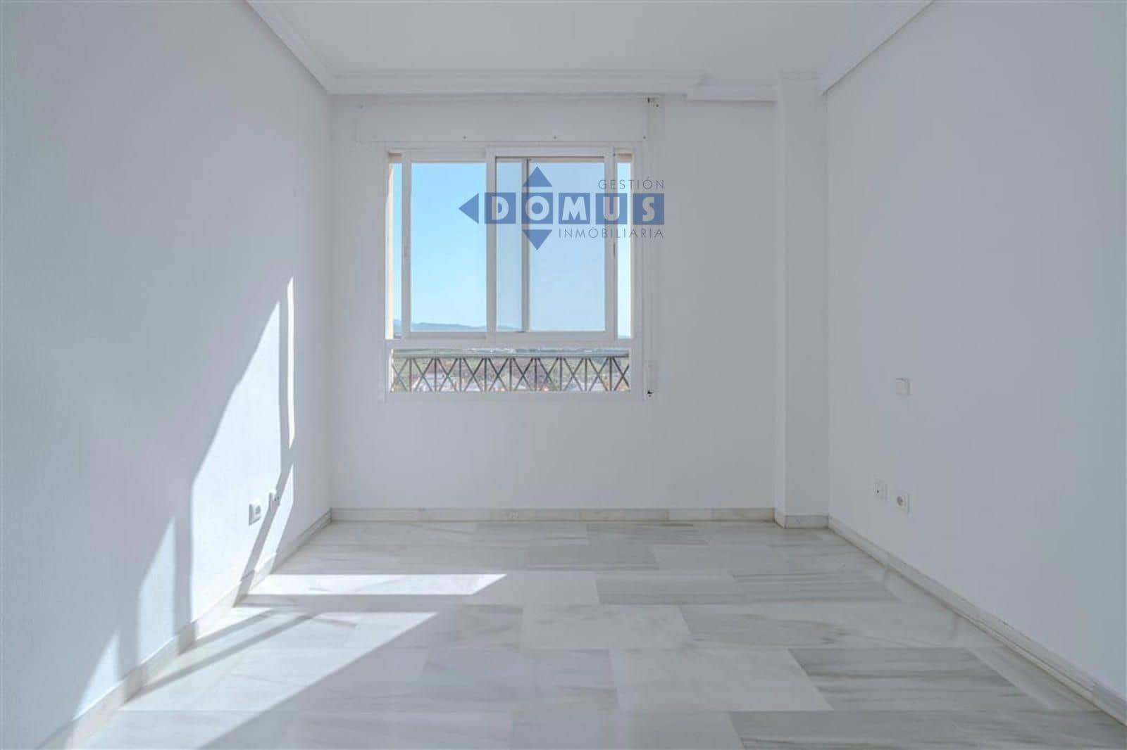 2 chambre Penthouse à vendre à San Pedro de Alcantara avec garage - 380 000 € (Ref: 9780816)