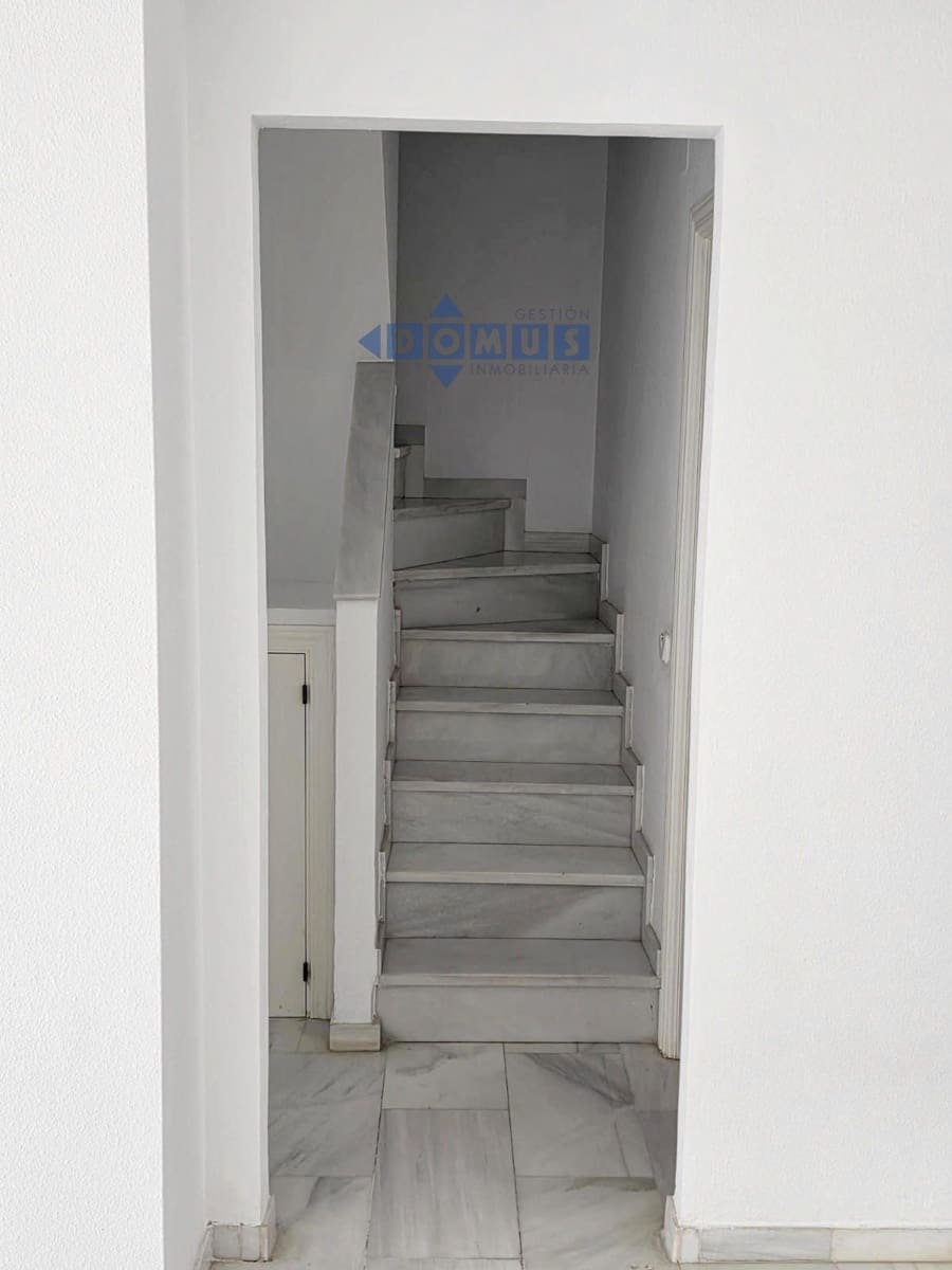 2 bedroom Penthouse for sale in San Pedro de Alcantara with garage - € 380,000 (Ref: 9780816)