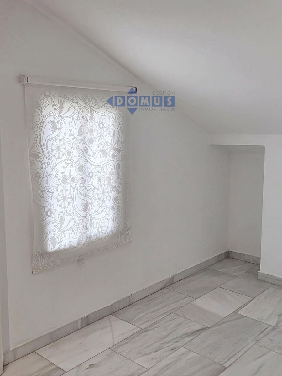 2 bedroom Penthouse for sale in San Pedro de Alcantara with garage - € 359,900 (Ref: 9780816)