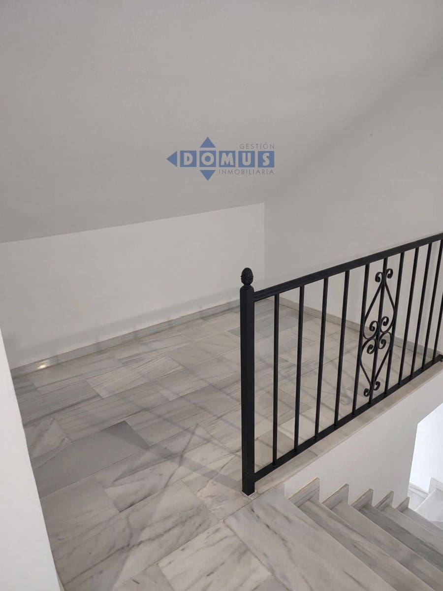 2 bedroom Penthouse for sale in San Pedro de Alcantara with garage - € 359,900 (Ref: 9780816)