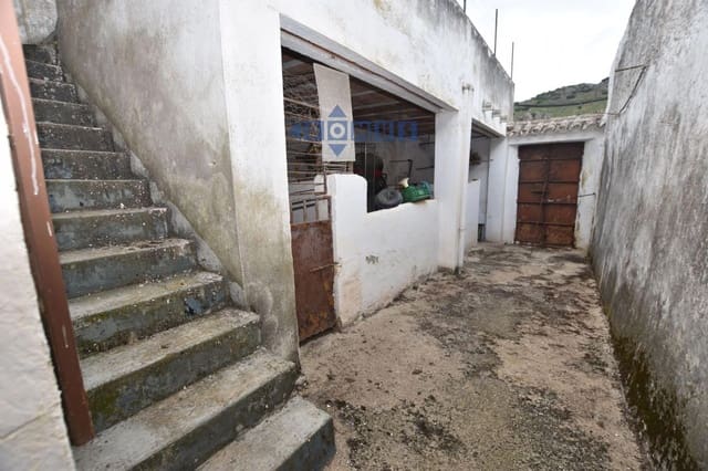 Chalet de 4 habitaciones en Cuevas del Becerro en venta - 87.000 € (Ref: 9808351)