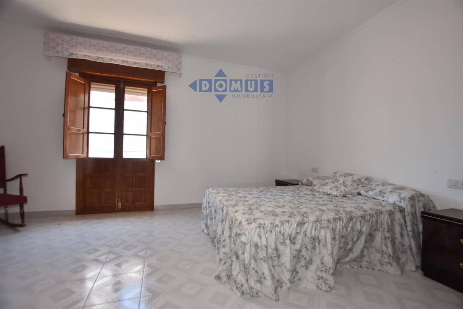 7 bedroom Villa for sale in Montejaque with garage - € 180,000 (Ref: 9844539)