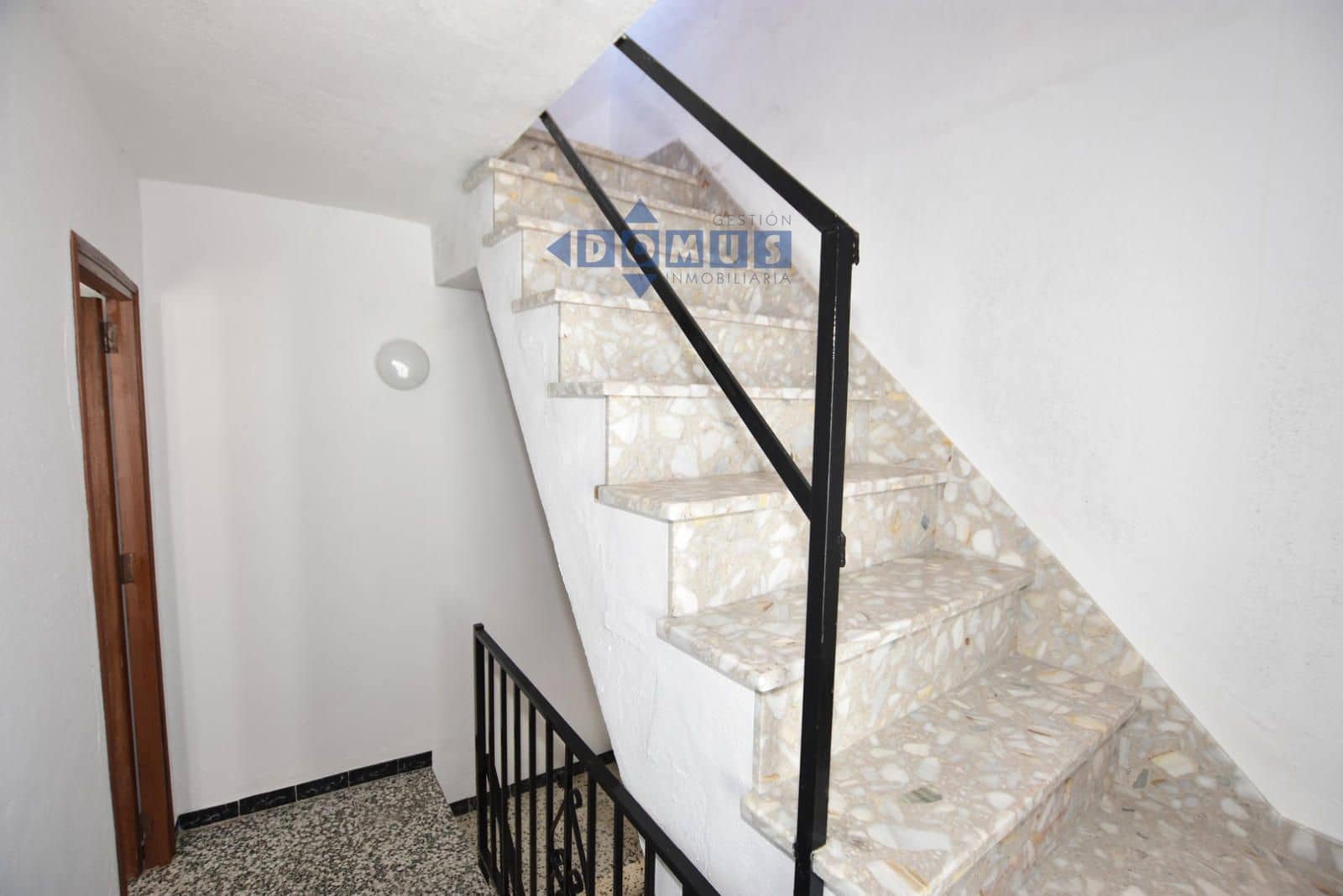 7 bedroom Villa for sale in Montejaque with garage - € 180,000 (Ref: 9844539)
