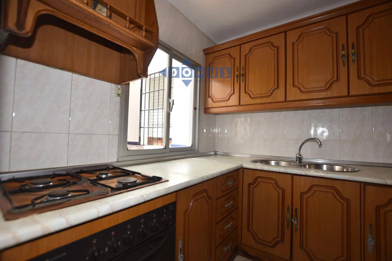7 bedroom Villa for sale in Montejaque with garage - € 180,000 (Ref: 9844539)