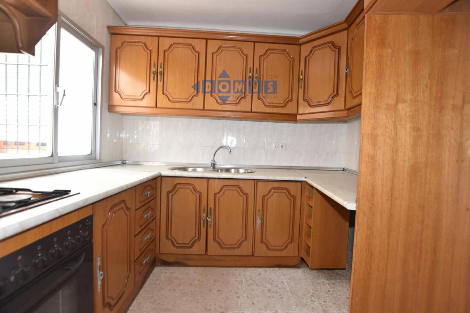 7 bedroom Villa for sale in Montejaque with garage - € 180,000 (Ref: 9844539)