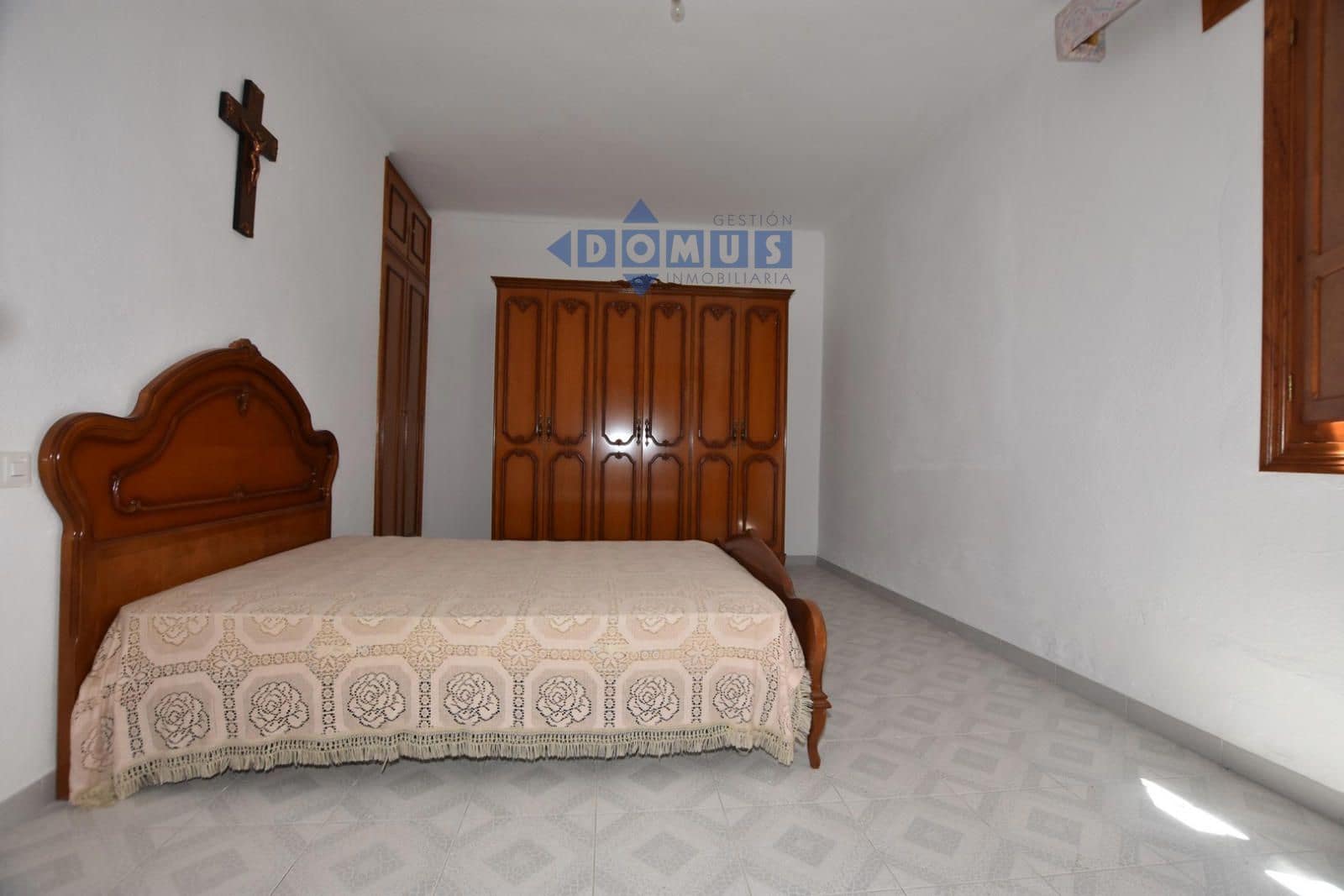 7 bedroom Villa for sale in Montejaque with garage - € 180,000 (Ref: 9844539)