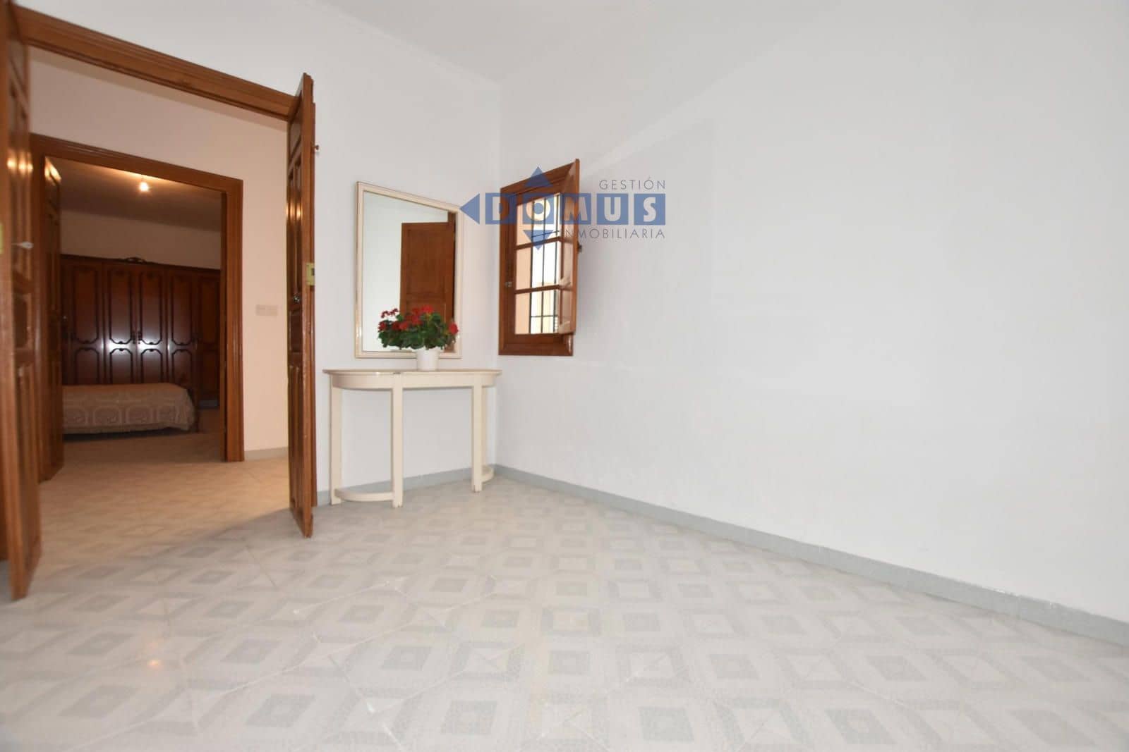 7 bedroom Villa for sale in Montejaque with garage - € 180,000 (Ref: 9844539)