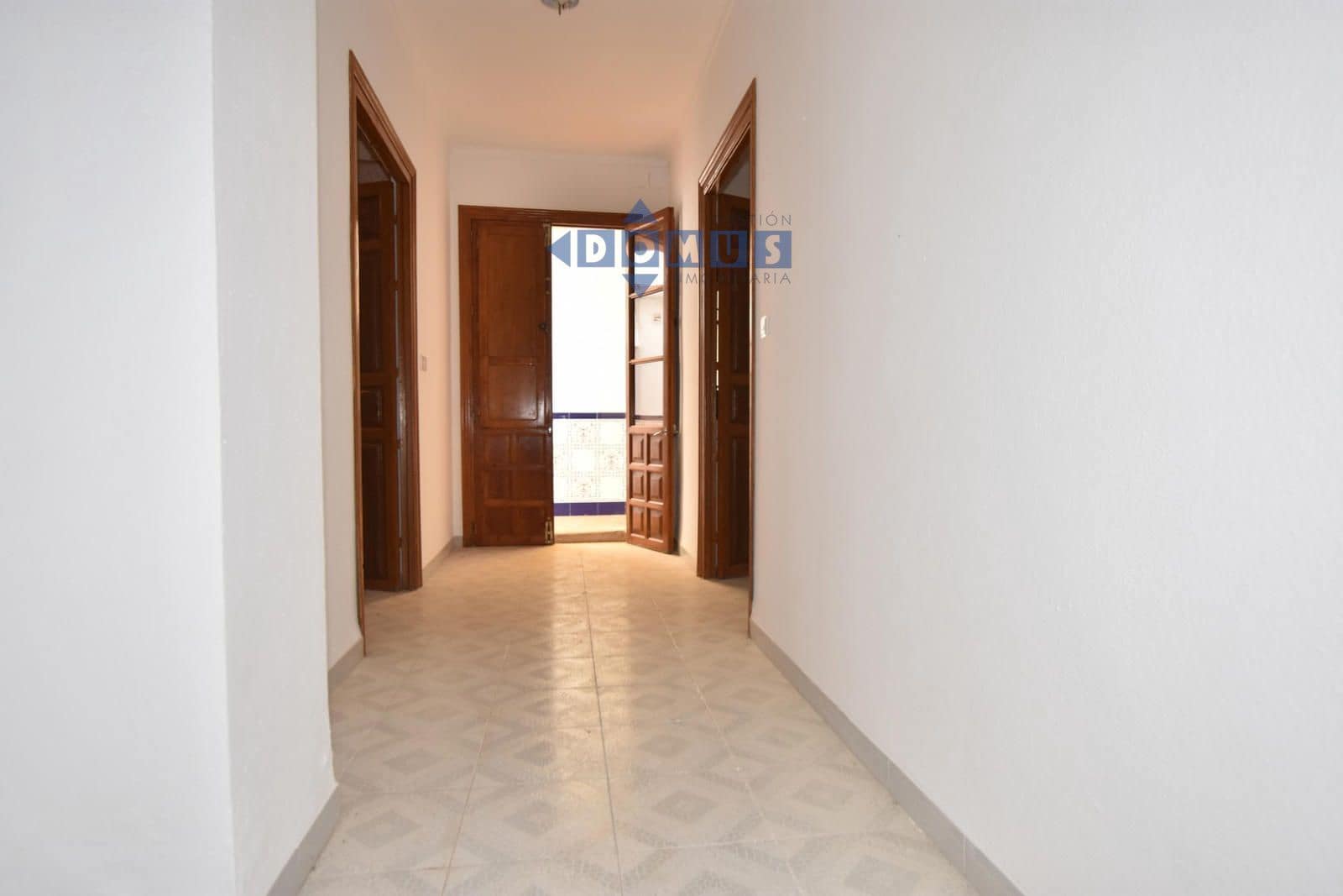 7 bedroom Villa for sale in Montejaque with garage - € 180,000 (Ref: 9844539)