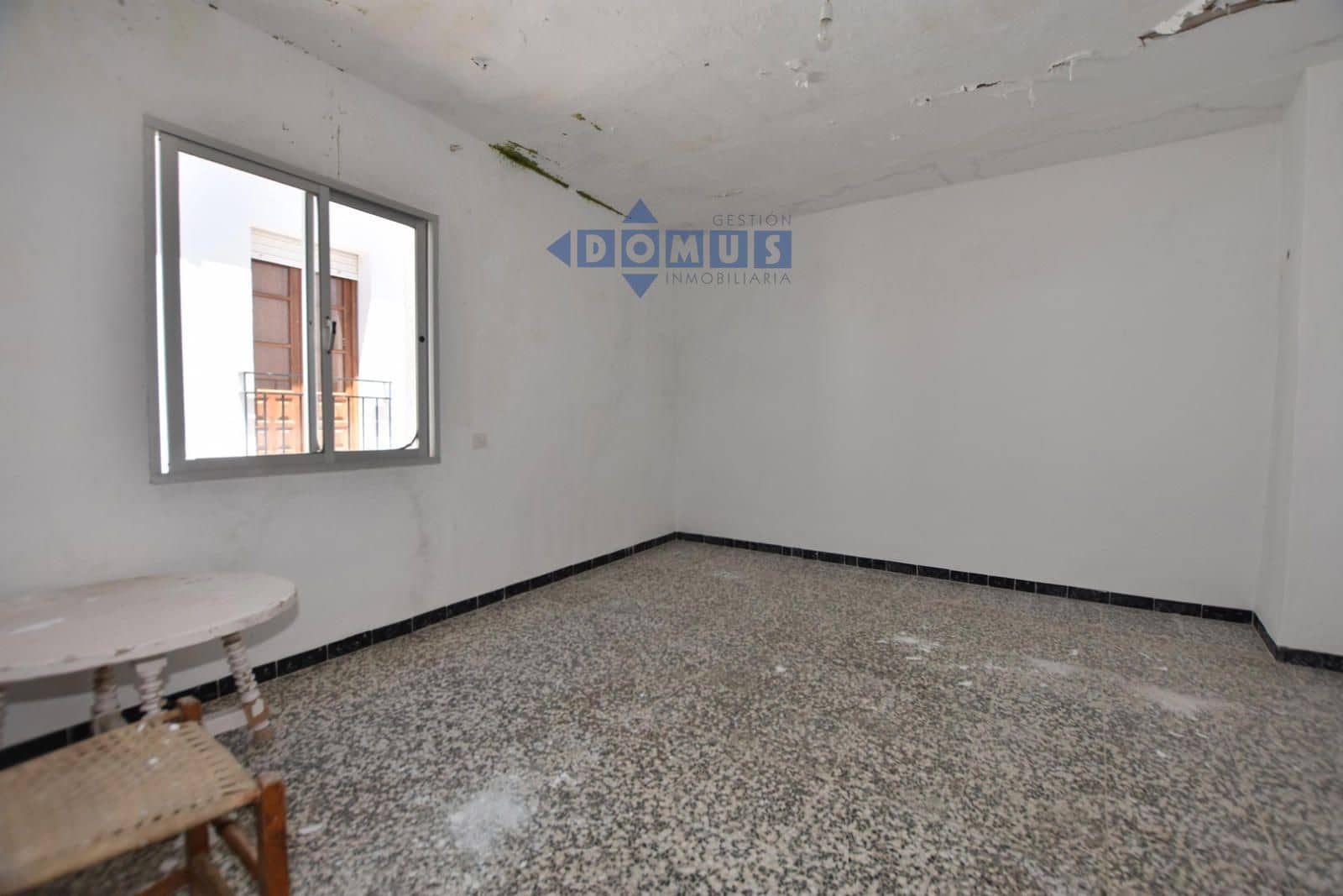 7 bedroom Villa for sale in Montejaque with garage - € 180,000 (Ref: 9844539)