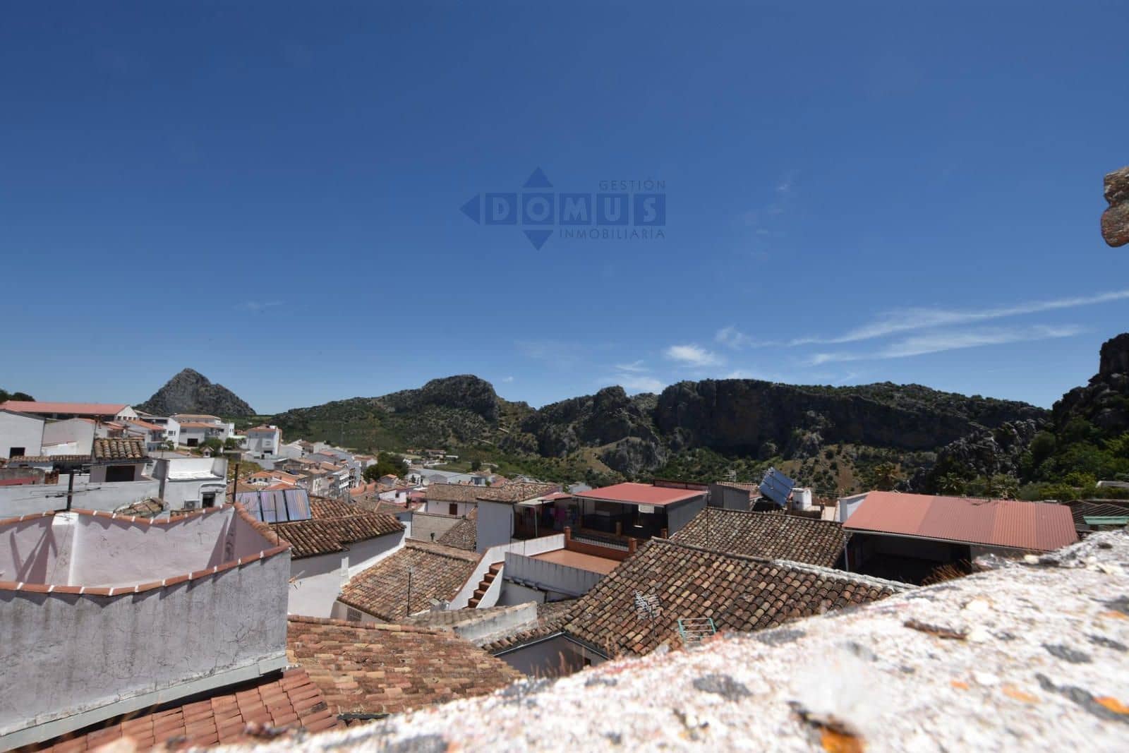 7 bedroom Villa for sale in Montejaque with garage - € 180,000 (Ref: 9844539)