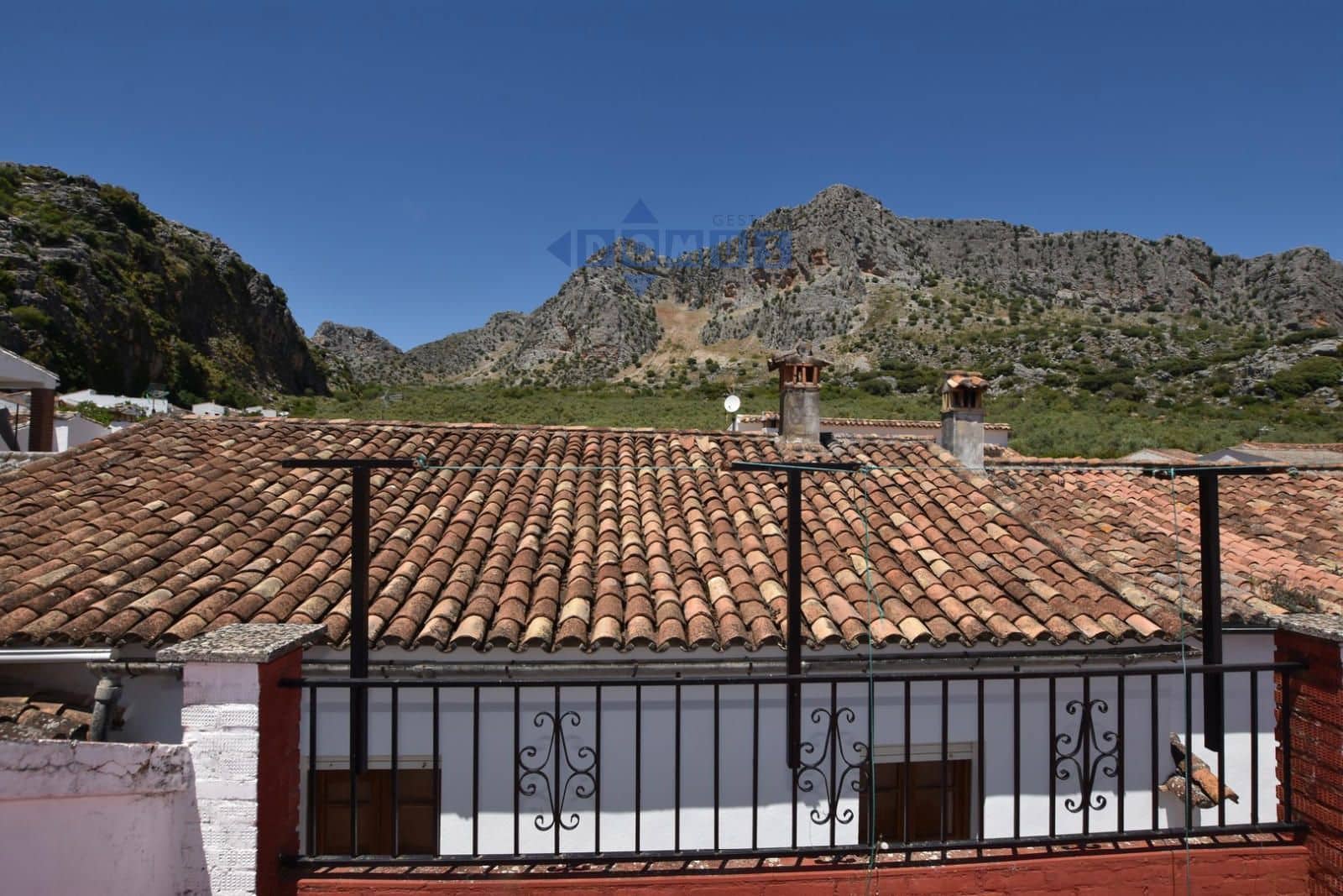 7 bedroom Villa for sale in Montejaque with garage - € 180,000 (Ref: 9844539)