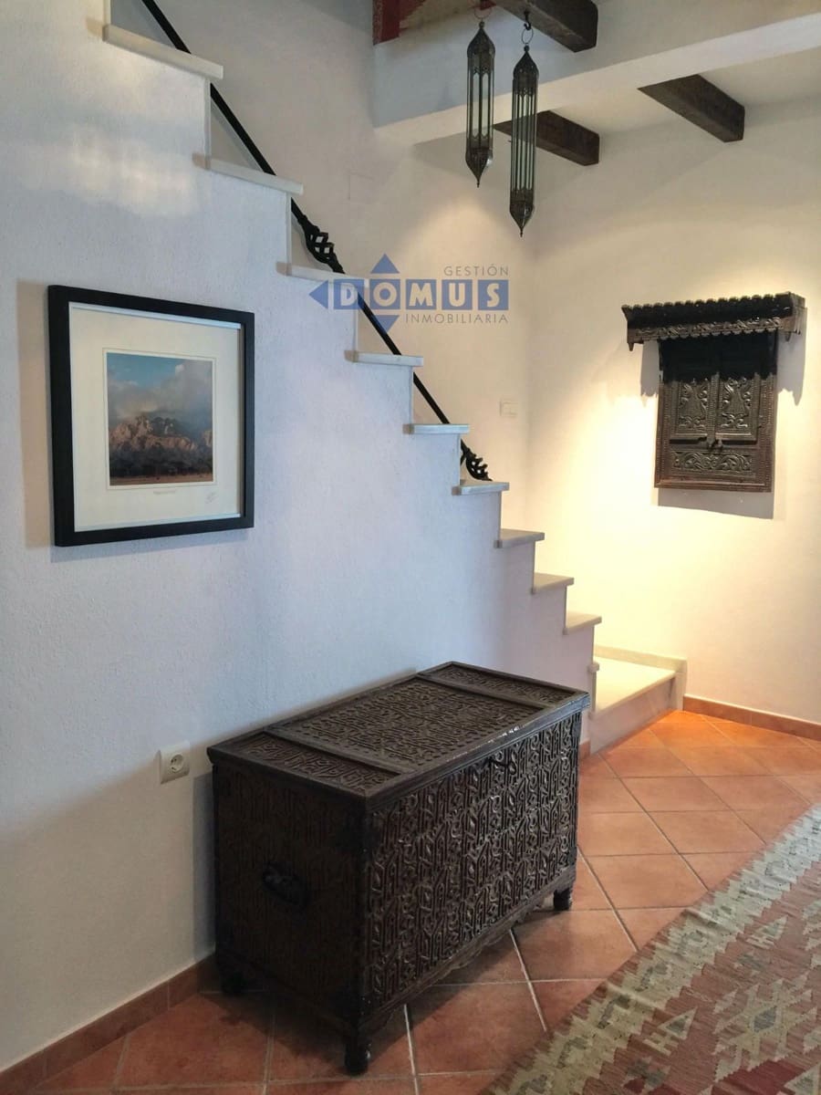 2 bedroom Villa for sale in Zahara de la Sierra - € 235,000 (Ref: 9875283)