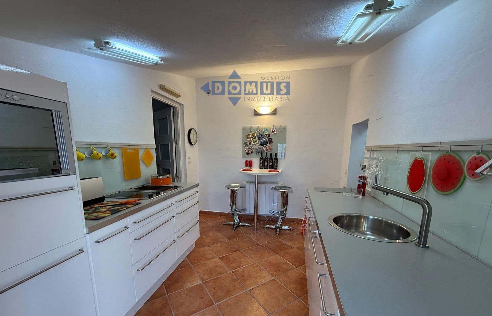 2 bedroom Villa for sale in Zahara de la Sierra - € 235,000 (Ref: 9875283)