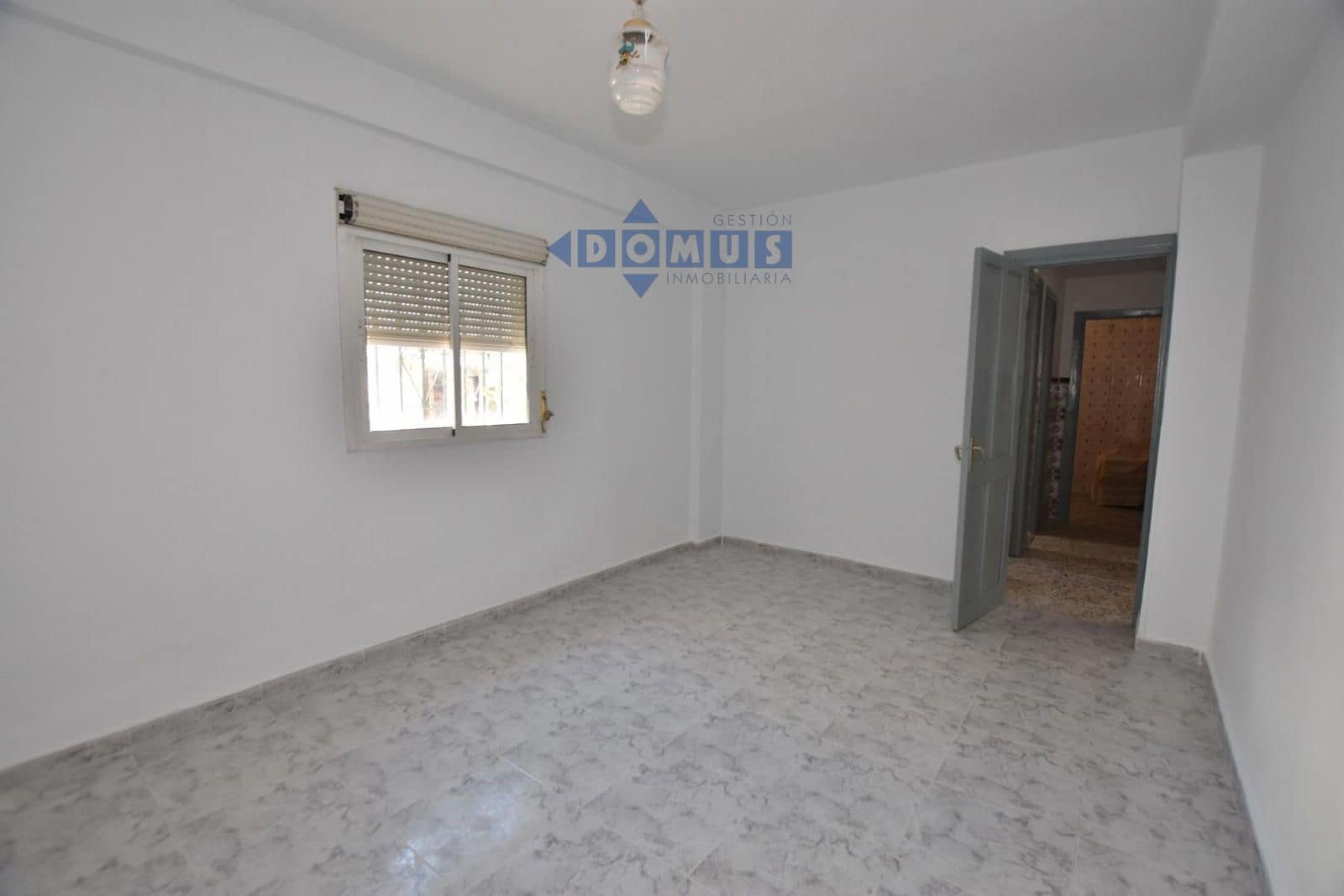 Chalet de 3 habitaciones en Ronda en venta - 180.000 € (Ref: 9893046)