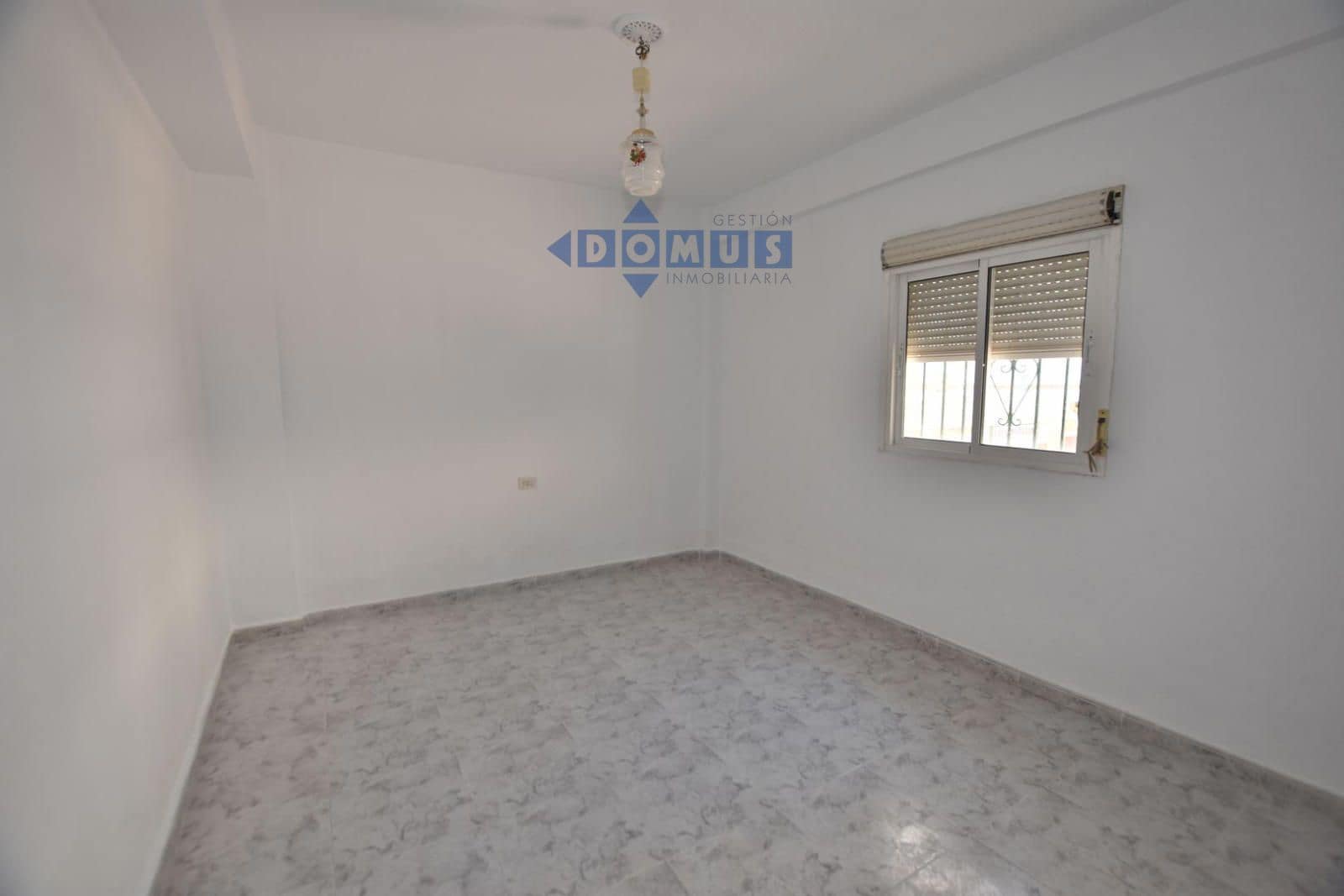 Chalet de 3 habitaciones en Ronda en venta - 180.000 € (Ref: 9893046)