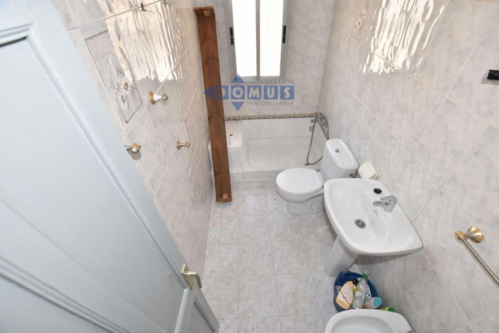 Chalet de 3 habitaciones en Ronda en venta - 180.000 € (Ref: 9893046)