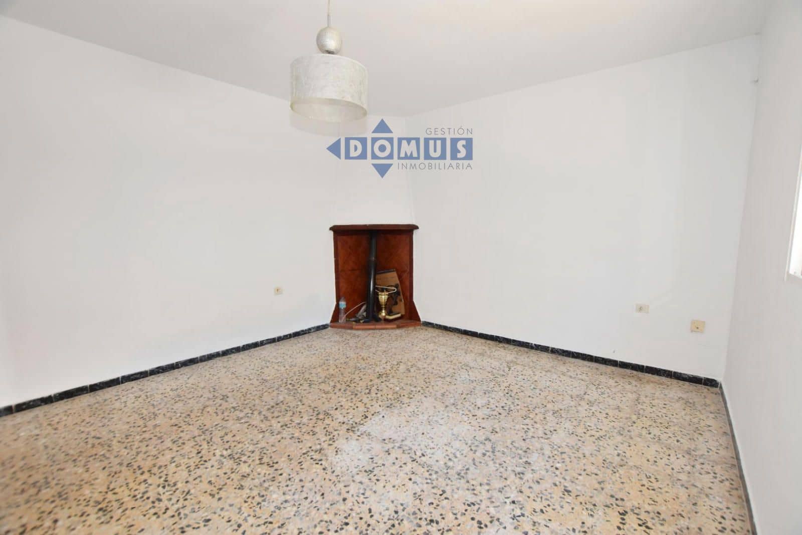 Chalet de 3 habitaciones en Ronda en venta - 180.000 € (Ref: 9893046)