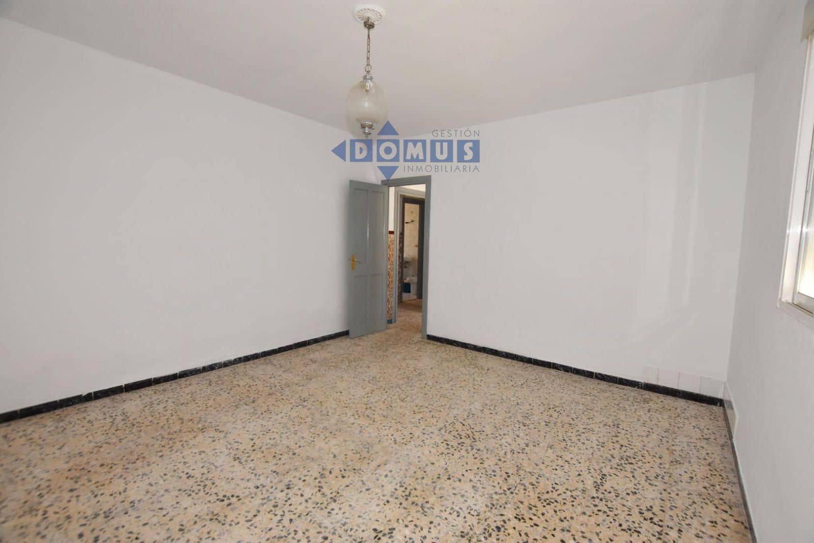 Chalet de 3 habitaciones en Ronda en venta - 180.000 € (Ref: 9893046)