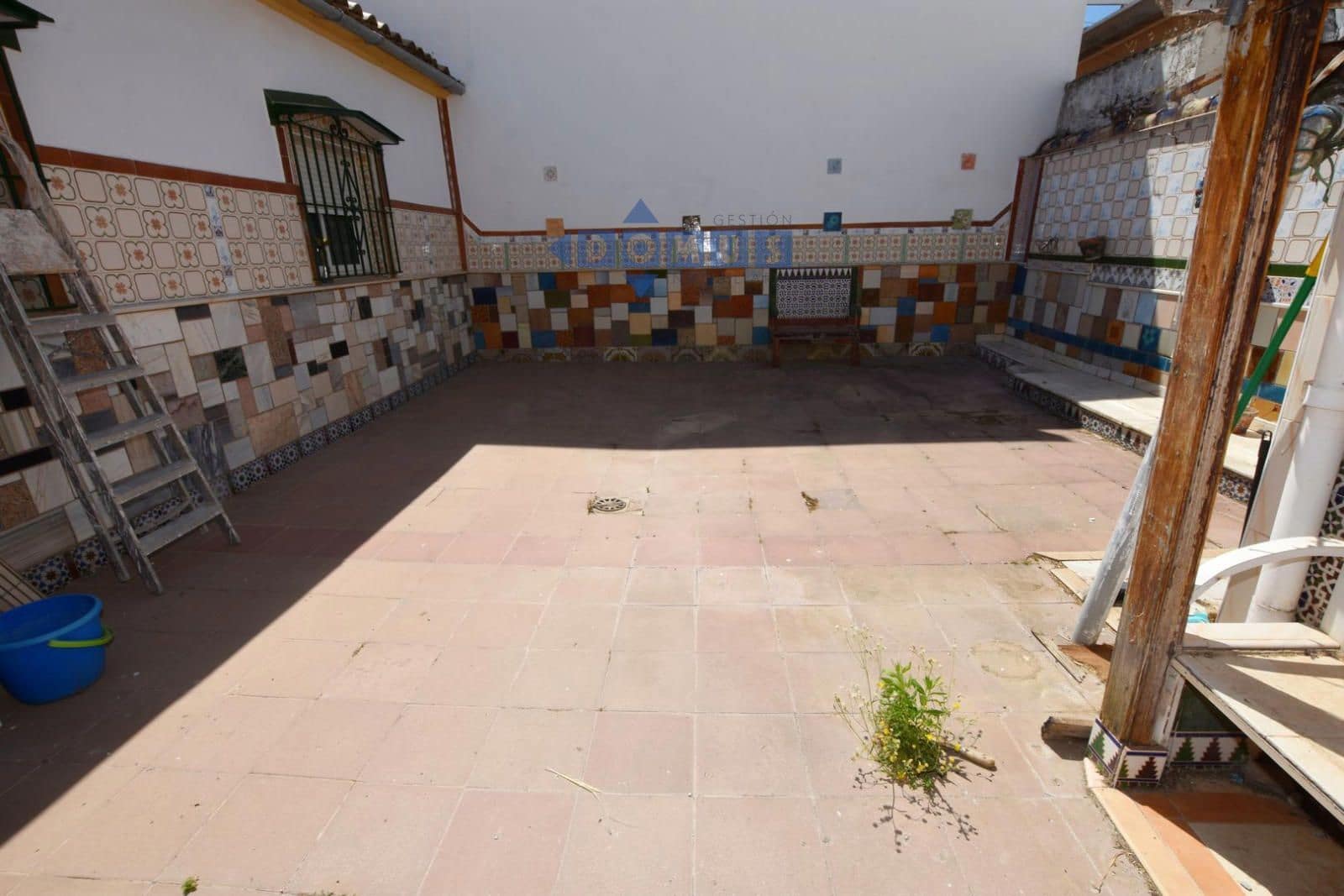 Chalet de 3 habitaciones en Ronda en venta - 180.000 € (Ref: 9893046)