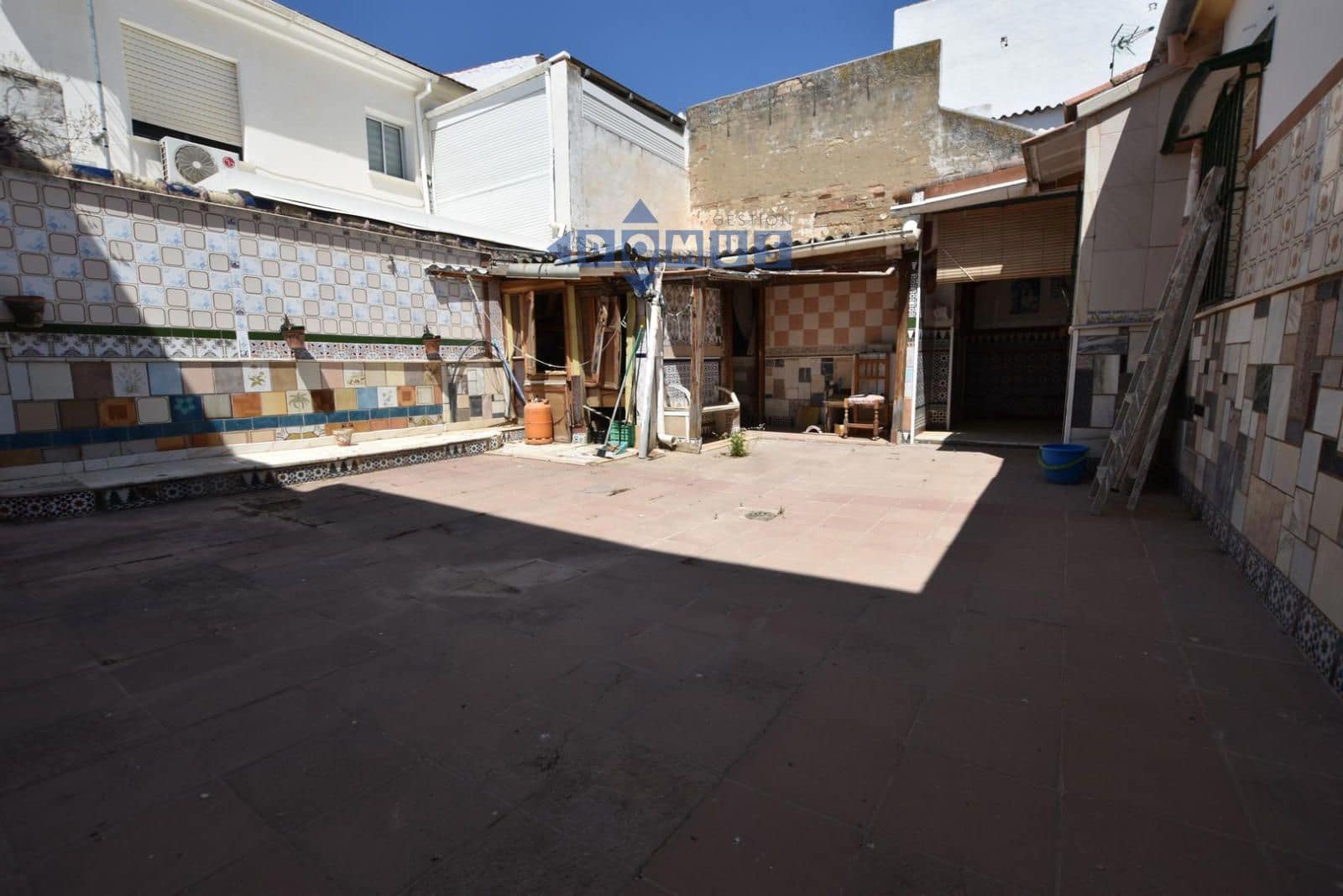 Chalet de 3 habitaciones en Ronda en venta - 180.000 € (Ref: 9893046)