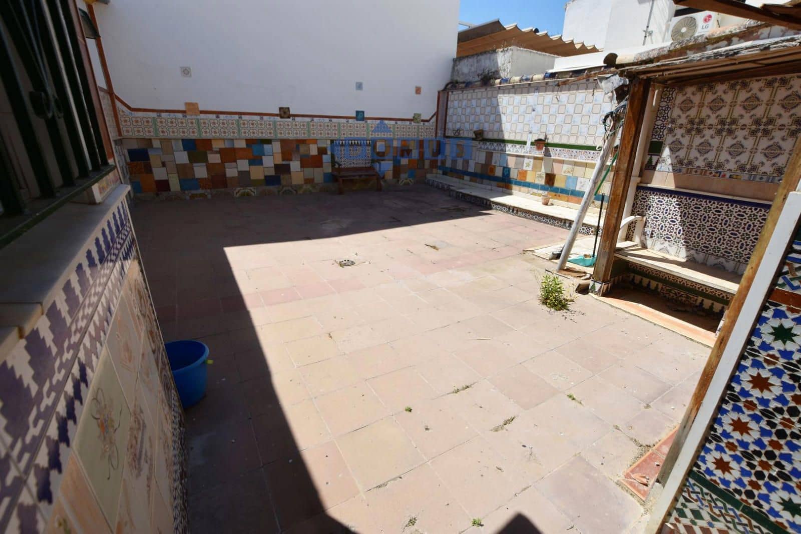 Chalet de 3 habitaciones en Ronda en venta - 180.000 € (Ref: 9893046)
