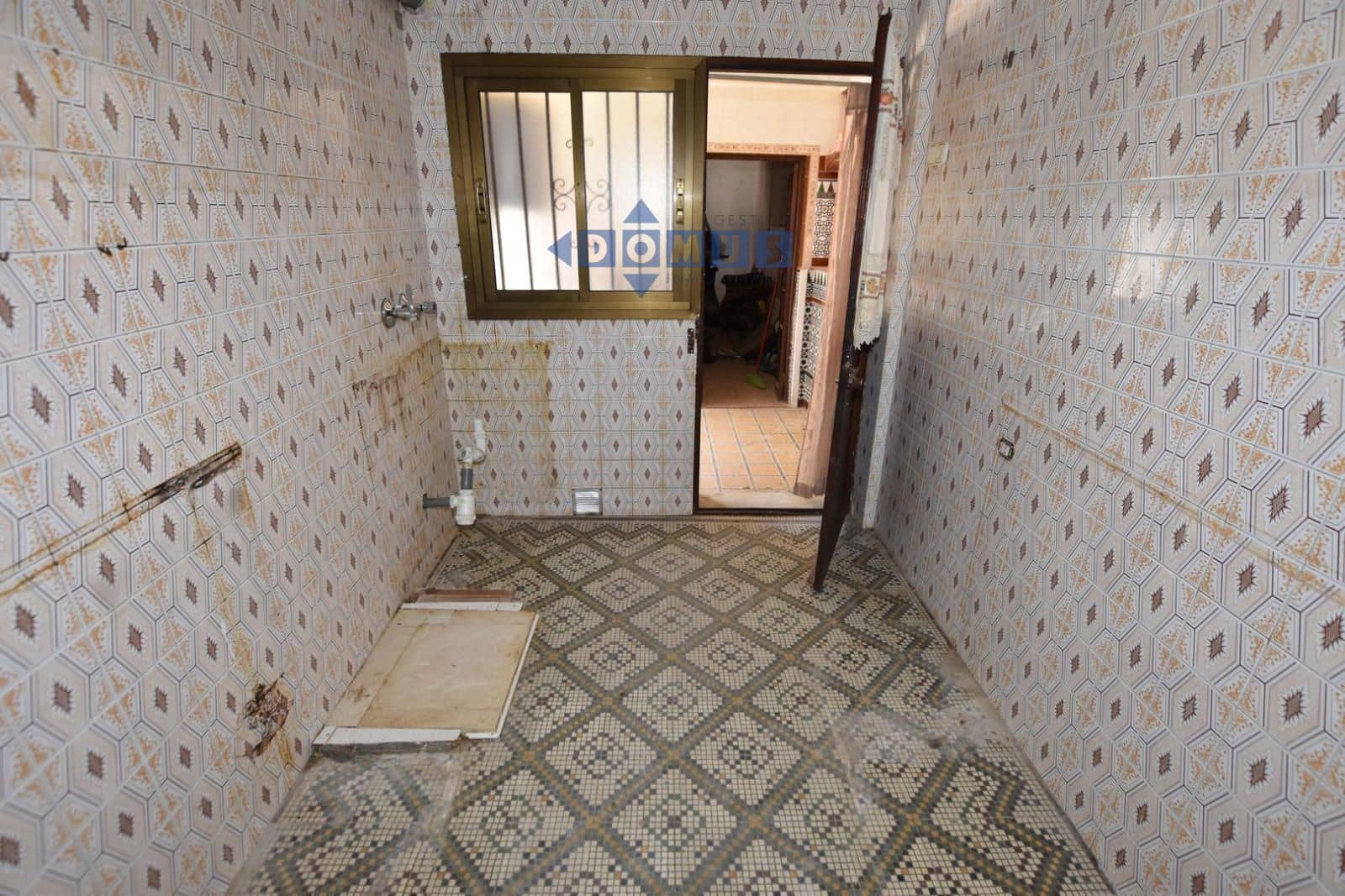 Chalet de 3 habitaciones en Ronda en venta - 180.000 € (Ref: 9893046)