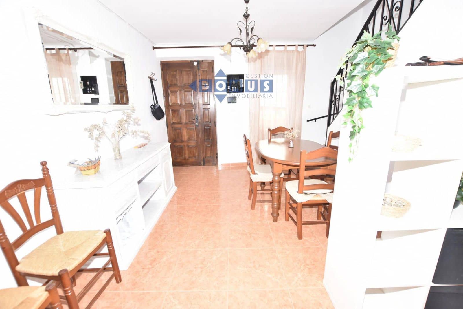 2 bedroom Villa for sale in Cuevas del Becerro - € 110,000 (Ref: 9924845)