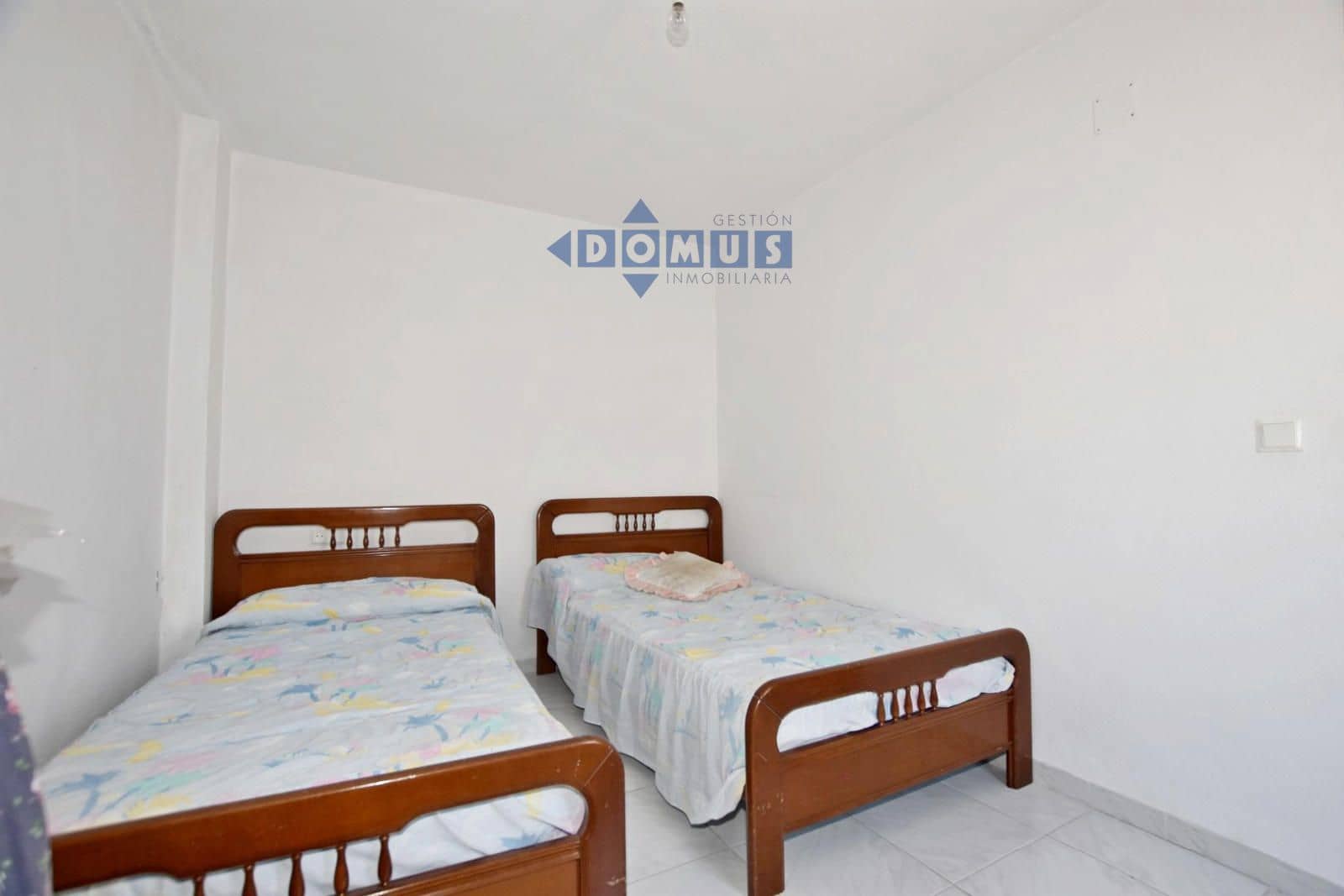 Piso de 2 habitaciones en Algatocín en venta - 54.000 € (Ref: 9946818)