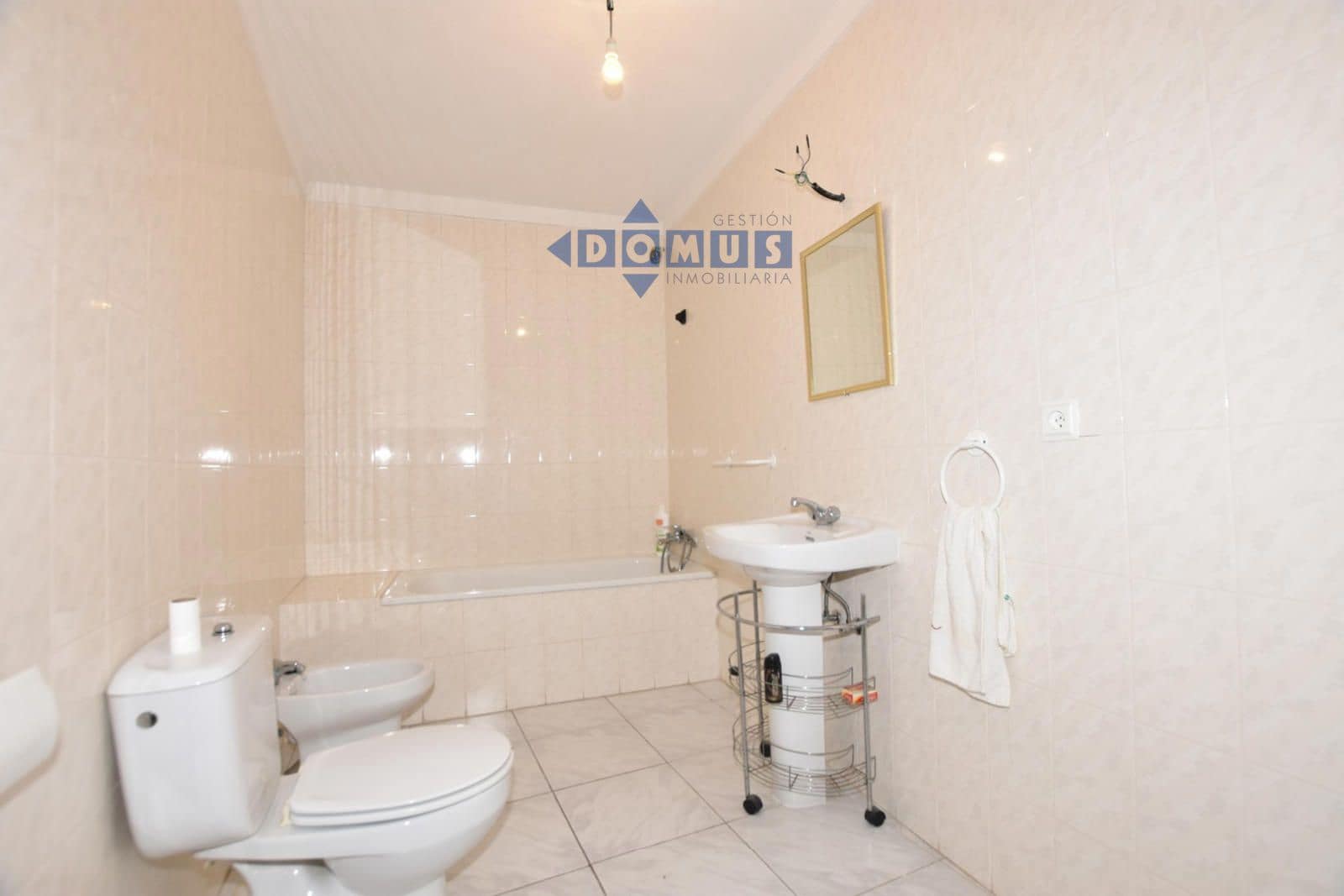 Piso de 2 habitaciones en Algatocín en venta - 54.000 € (Ref: 9946818)