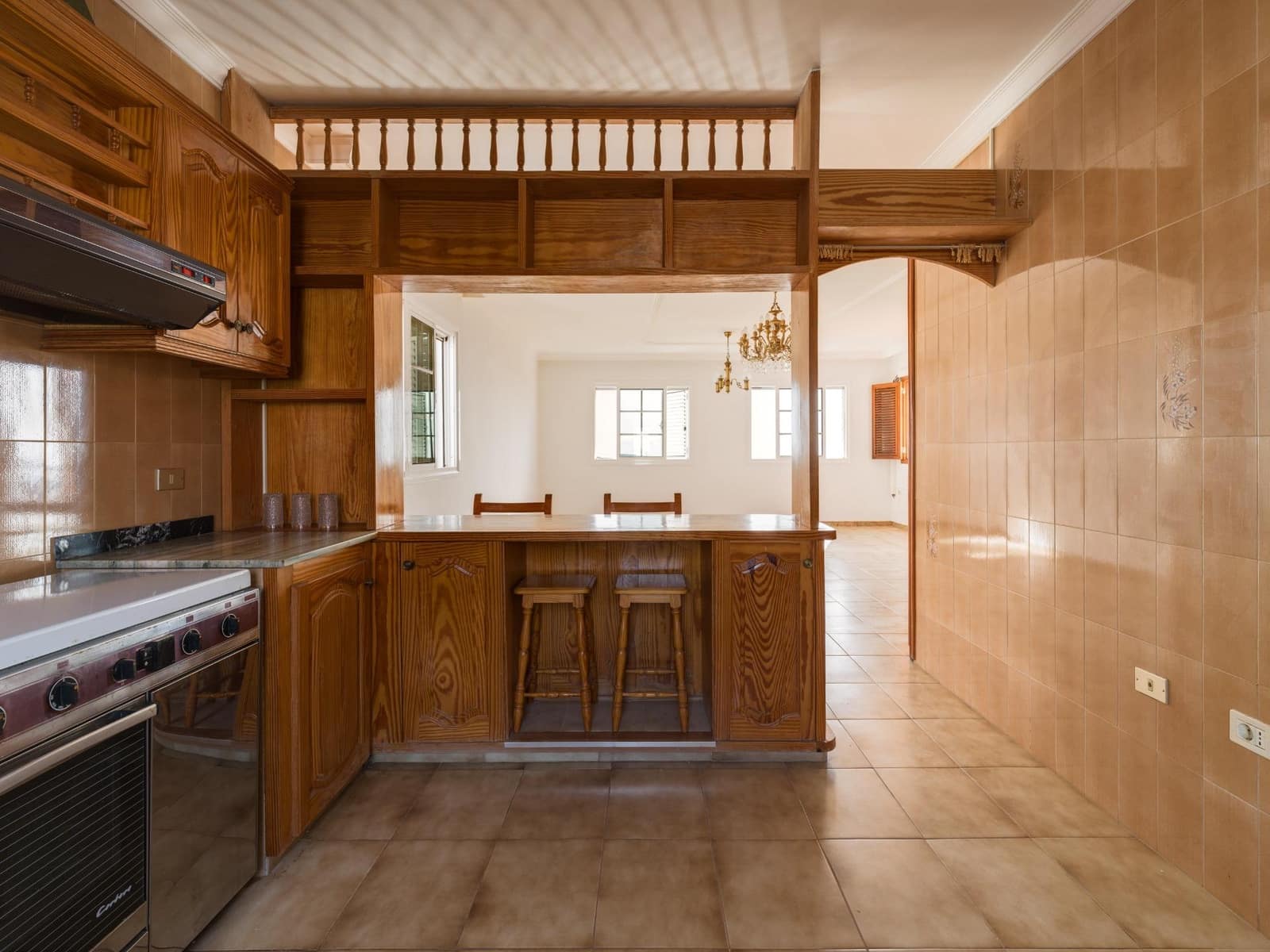 5 bedroom Villa for sale in Montana la Data with pool garage - € 750,000 (Ref: 10173882)