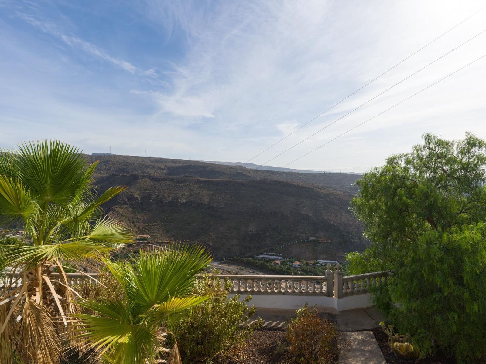 5 bedroom Villa for sale in Montana la Data with pool garage - € 750,000 (Ref: 10173882)