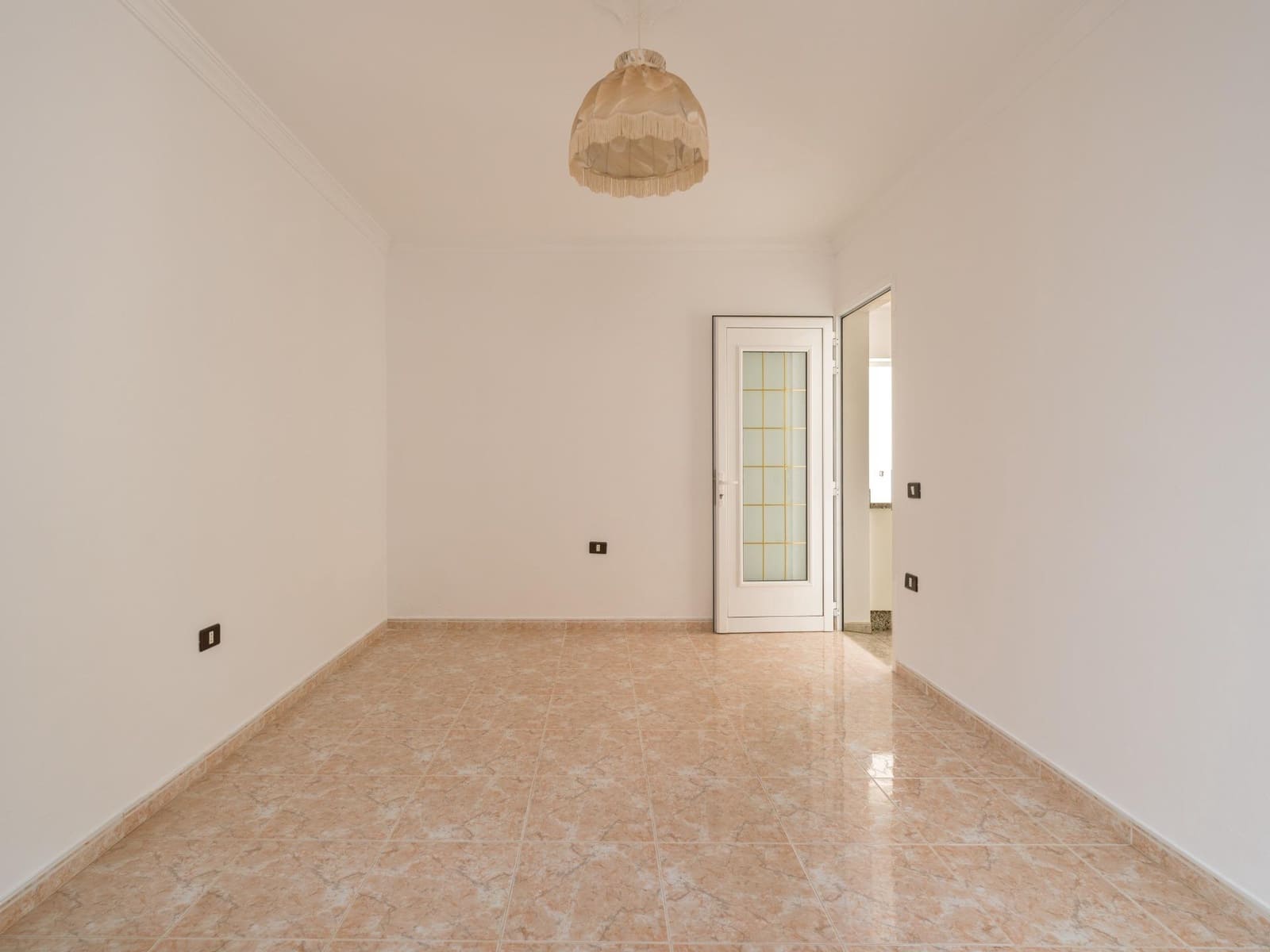 5 bedroom Villa for sale in Montana la Data with pool garage - € 750,000 (Ref: 10173882)